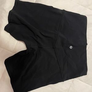 Lululemon black 6 inch align shorts size 6